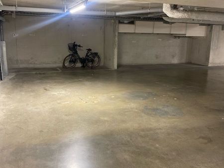 location louer place de parking 2 roues  scoot  moto  vélo. a vauban