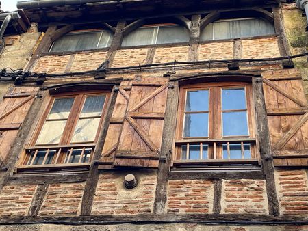 immeuble de rapport a renover centre historique de figeac (lot)