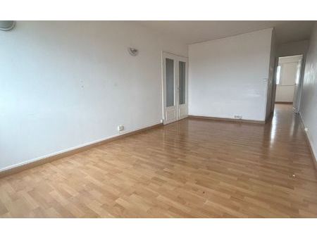 location appartement  62.29 m² t-2 à longjumeau  899 €