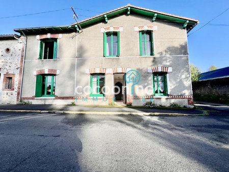 maison de caractère dans le centre du pallet