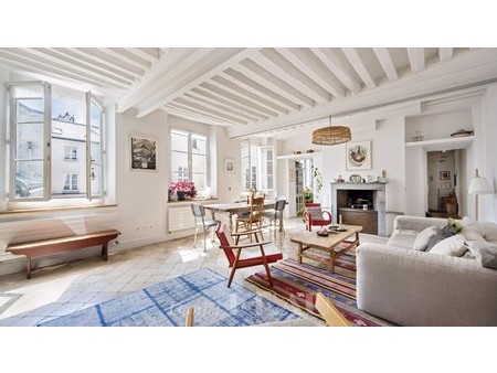 paris 3rd district – a delightful 3-bed apartment  paris  pa 75003 sale residence/apartmen