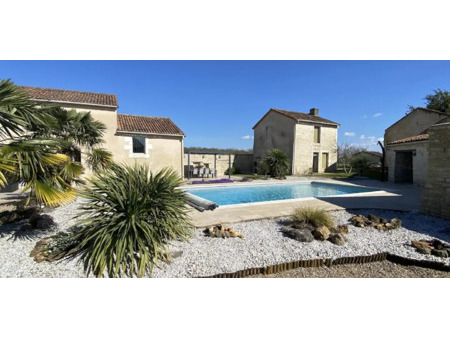 maison avec piscine et jardin champigny en rochereau (86)