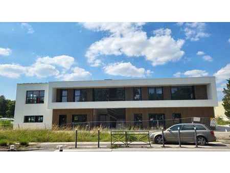 location d'entrepôt de 696 m² à mérignac - 33700