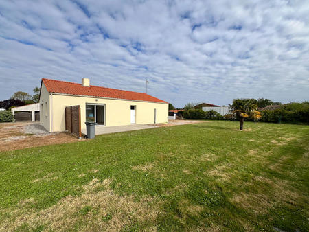 vente maison à landeronde (85150) : à vendre / 85m² landeronde