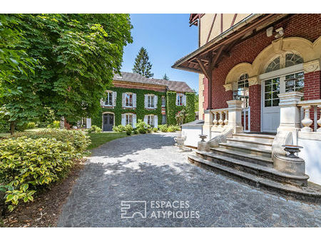 maison de maître avec annexes aménagées parc  bois et carrière