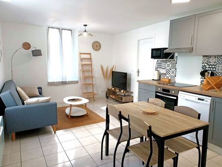 apt t4 meublé 72m² - refait a neuf – plein centre – parking gratuit