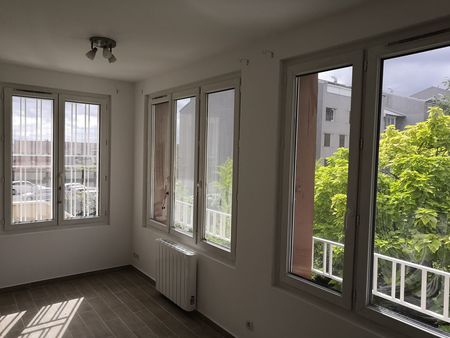 appartement 4 pièces  rue jules guesde montreuil