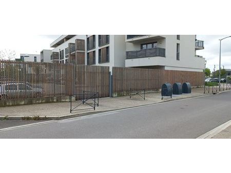 location parking couvert sécurisé. rue mathieu - bezannes