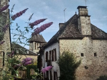 maison typique corrézienne de village et sa dépendance avec terrain