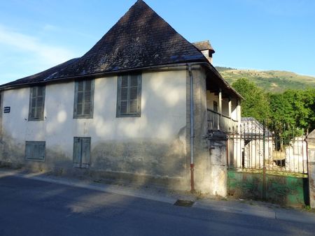 maison + grange attenante  sur 1200m² terrain divisible et constructible