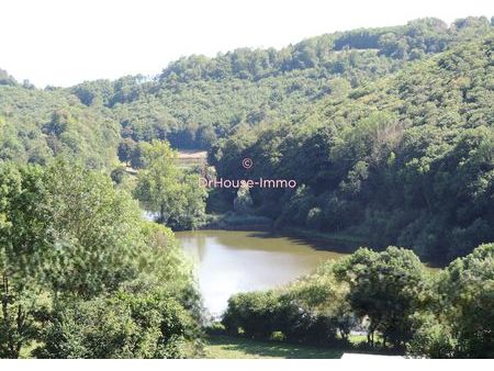 domaine avec bois  prairies et étangs . entre lyon et grenoble