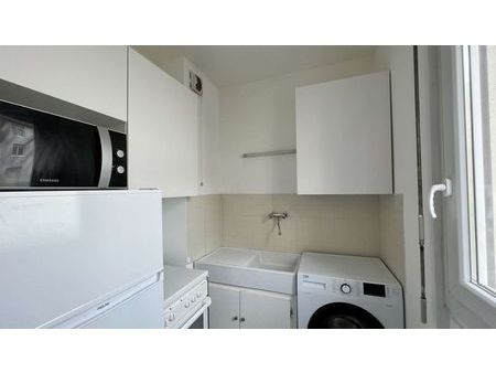 appartement type f1 de 25 m² avec salle de bain et cuisine indépendante
