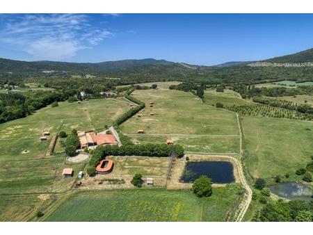 haras prive sur 56 hectares