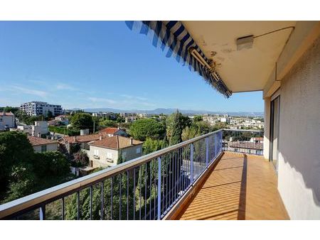 location appartement  m² t-3 à antibes  1 300 €