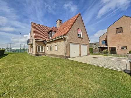 villa individuelle à rénover à vendre à blankenberge