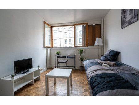 (disponible 1-24 mois) charmant studio à paris