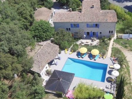 superbe bastide greoux les bains chambres d hôte piscine spa grand terrain arboré