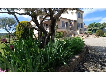 a vendre maison d’architecte sur parcelle de 1500 m2