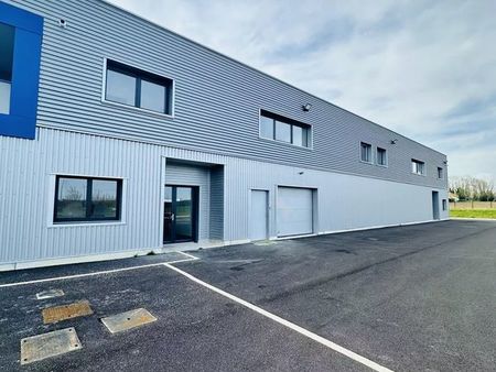 local commercial 700 m² sainte-savine