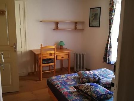 chambre avec petite salle de bains privative - à la semaine -