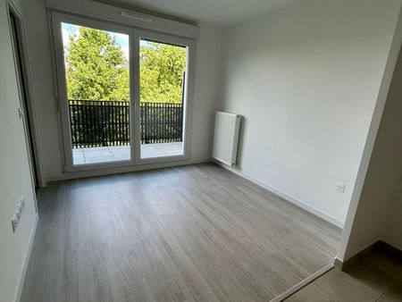 appartement 2 pcs neuf 2 min rer a