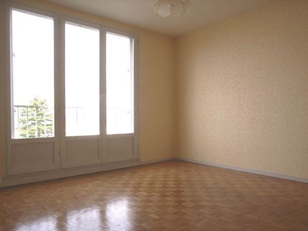 appartement t2 de 47 50m2 avec parking privé  situé au 2ème étage dans petite résidence ru