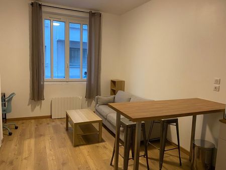 appartement à louer lyon 7 - 32m2 - 750 hors charges