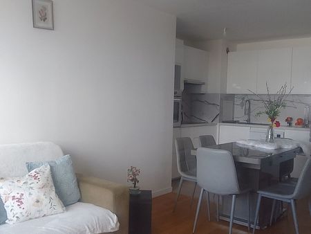 appartement 3 pieces agreable et lumineux avec balcon et parking proche de toutes commodit