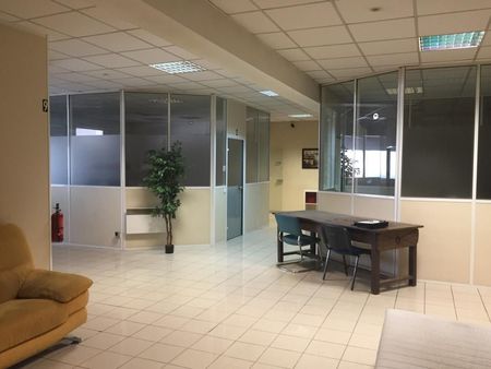 bureaux 78 m²