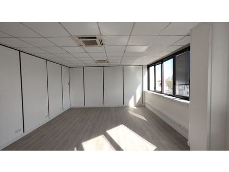 bureau 96 m²