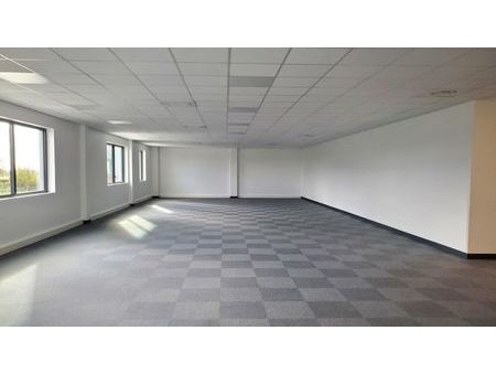 bureaux 486 m²