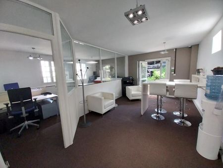 bureau 105 m²