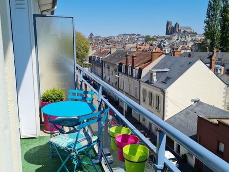 f3 aux portes de l’hypercentre avec parking  balcon et magnifique vue sur la cathédrale