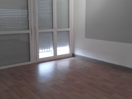 particulier vend appartement f2 50m2à bourges résidence rue barbés