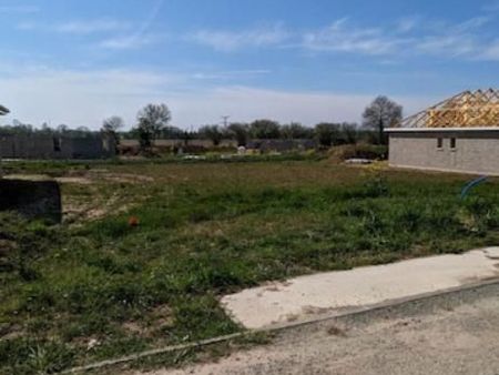 terrain 774 m² routot