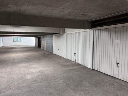 garage/box sécurisé 15m2 valence