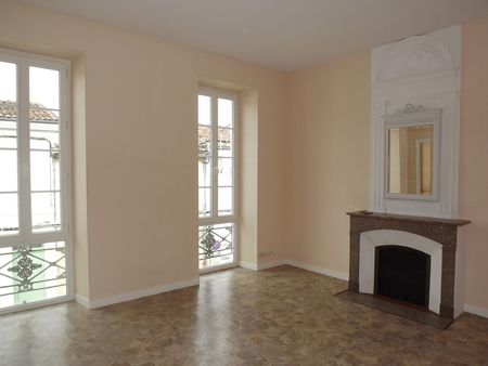 st jean d'angely appartement t3