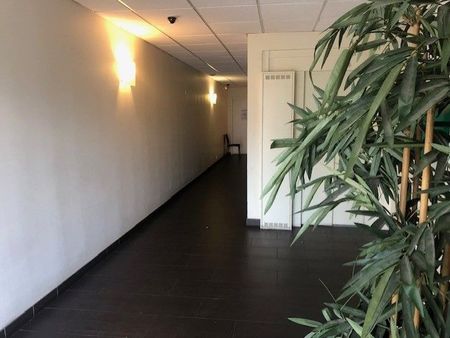 local commercial ou bureaux professionnels 70m2