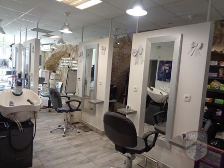 local coiffure 118 m²