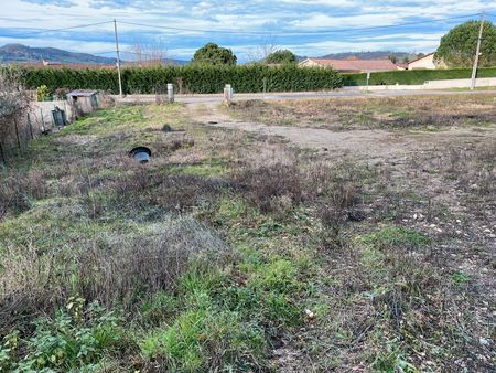 terrain constructible 653 m²