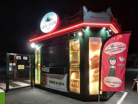 kiosque à pizzas entièrement équipé près à travailler