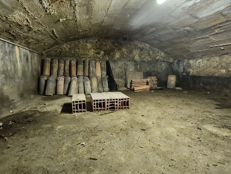 cave saine de 29m² en hypercentre