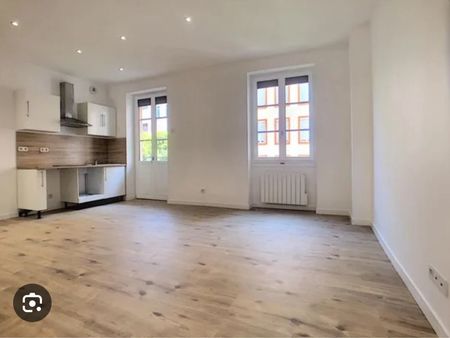 appartement de 26 m2 dans collectif de 8 lots à 50 mètres du métro barrière de paris au ce