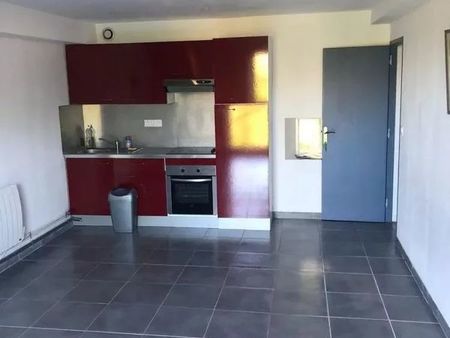 immeuble 10 pièces 148 m²