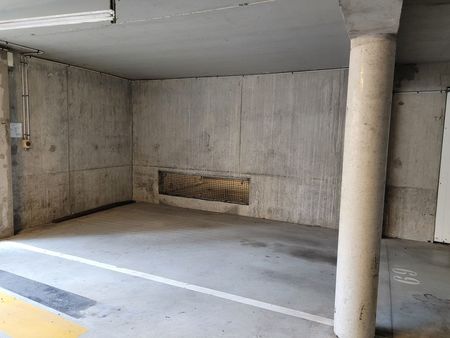 place de parking sécurisée sous-sol - quartier saint helene