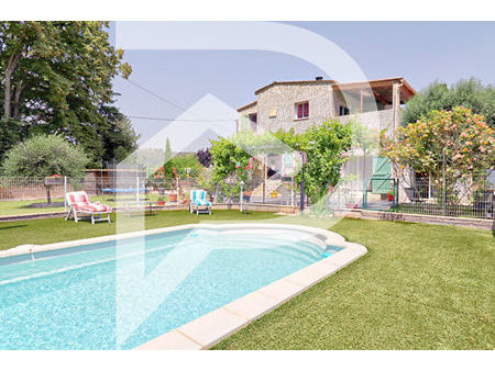 villa type 7 avec piscine cuisine d'ete jardin arbore au calme