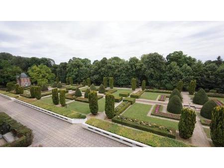 beau 3 pièces de 72 m² avec vue magnifique sur jardins à la française