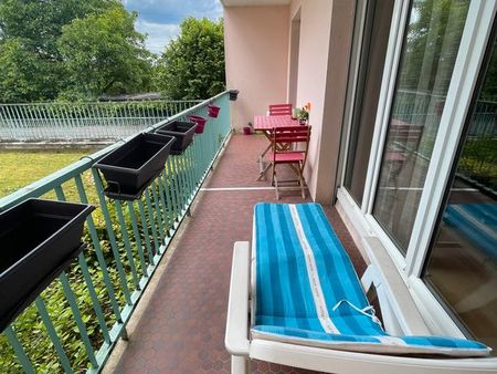 spacieux f3 + balcon + parking souterrain  au calme