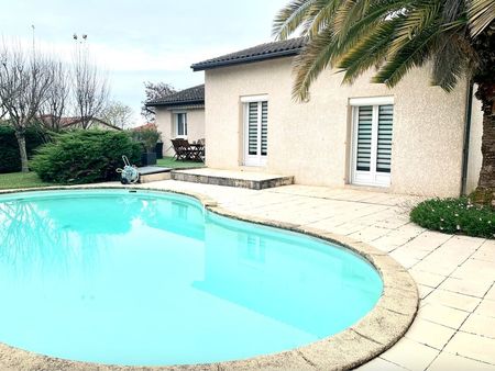 villa t3/4 avec piscine