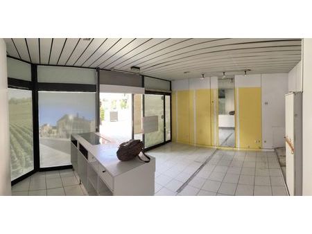 local commercial 23 m²